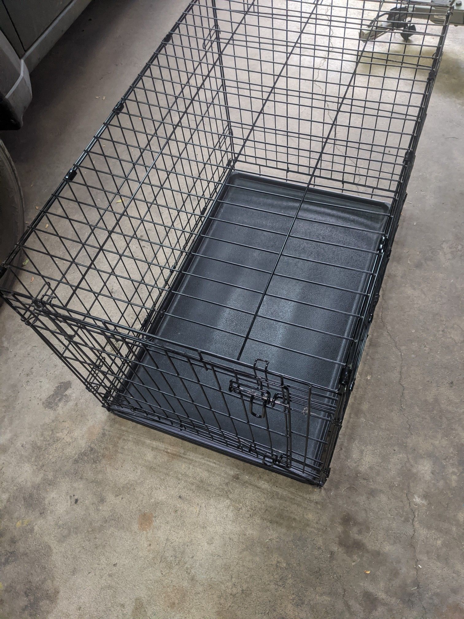 1-Door Folding Dog Crate, 36" L x 22" W x 24" H