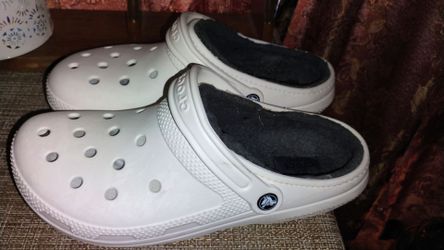 FIRM IN MERCED‼️WOMEN'S CROCS SIZE 1O