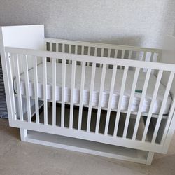Pottery Barn Crib w/ Newton Mattress
