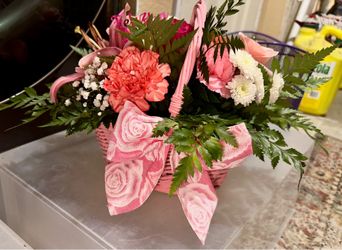 Mother’s Day fresh flowers basket