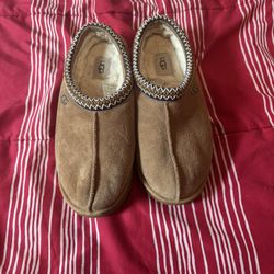 Brown Ugg Tasmans