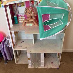 Girls Doll House And Accessories 