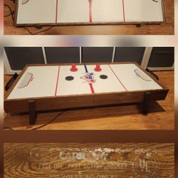 Carrom faceoff Hockey Table Top WORKS!! Pick-up only.