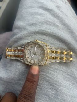 Bulova 98B323 Gold Crystal Watch – Excellent Condition