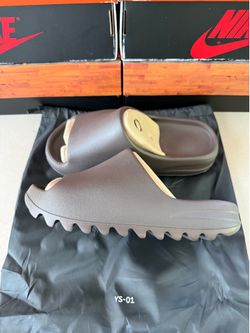 DS Yeezy Slide YZY YS-01 Chocolate Size 9