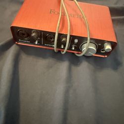Focusrite Scarlet 2i2