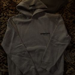 Essential Hoodie Size M X2✅
