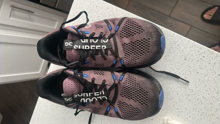 Men’s on cloud surfer size 10.5