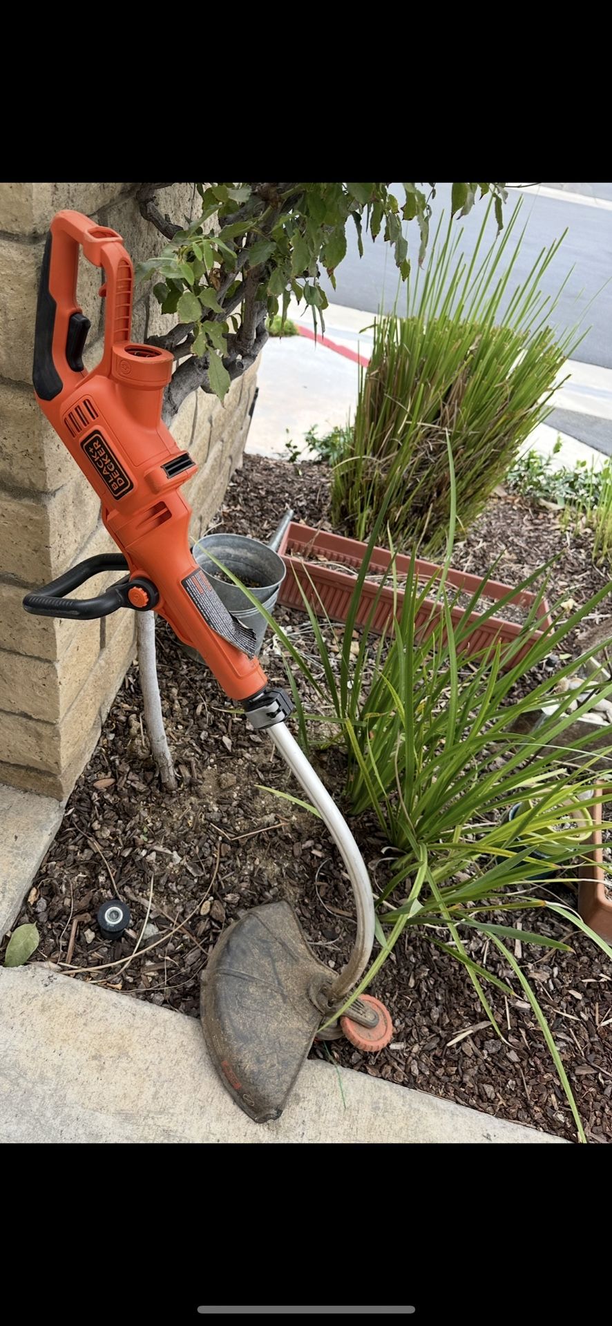 Black + Decker Electric Trimmer