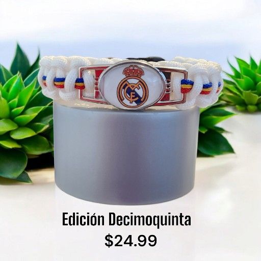Custom High End Paracord Bracelets,Keychains,necklaces And Pet collars 