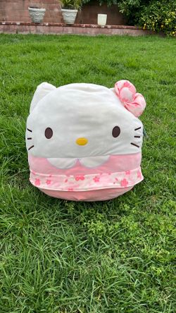Hello Kitty Squishmallow