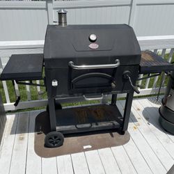 2 Year Old Grill 4 Wheels with 2 Other Free Grills 