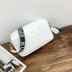 Women's Medium Pu Leather Letter Solid Color Basic Classic Style Zipper Camera Bag