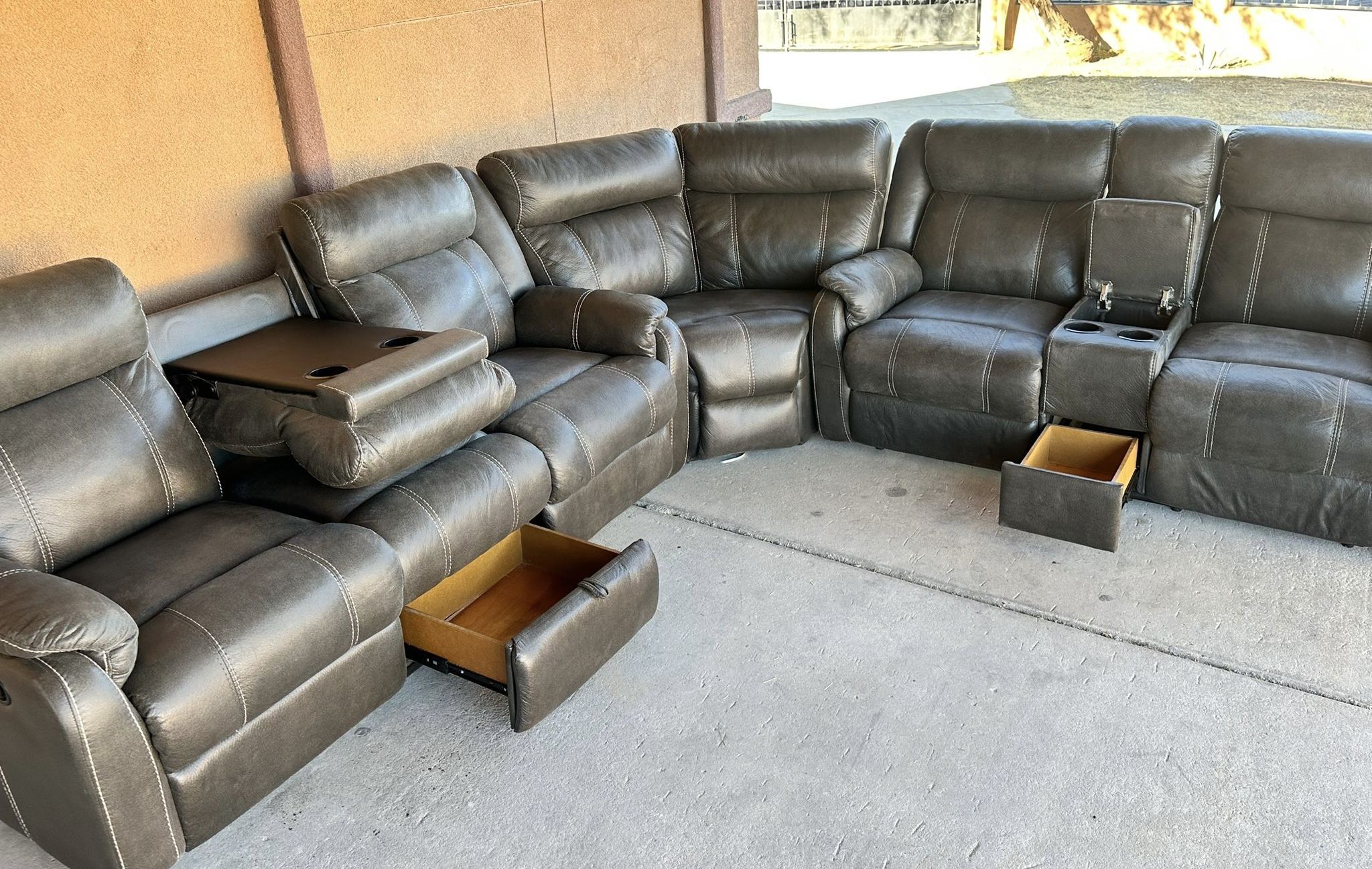 Grey Sectional Recliner Couch Sofa•ACCEPTING OFFERS 🤝FREE DELIVERY 🚚