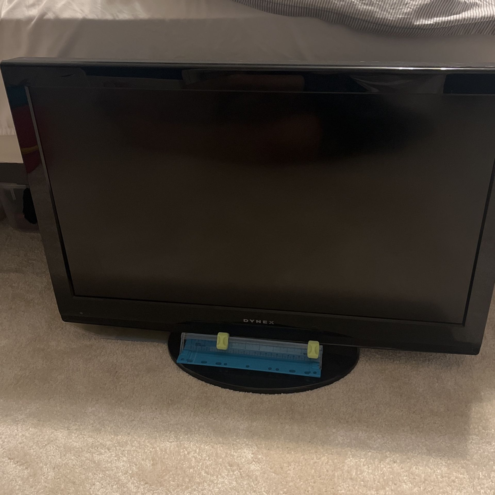 Dynex 24” Tv