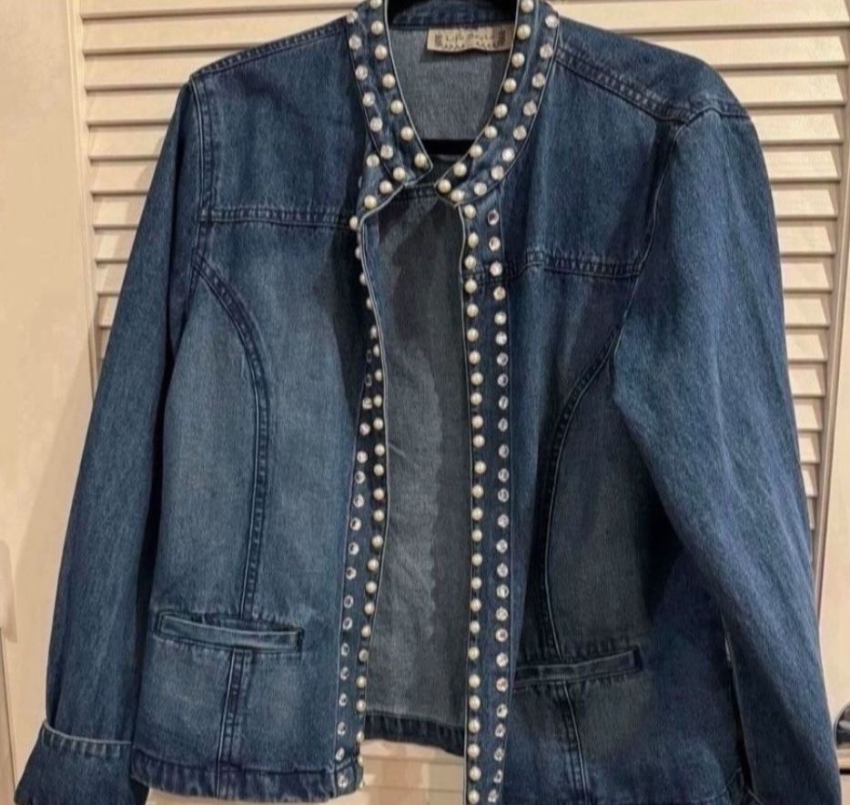 Woman’s Jean Jacket With Rhinestones And Pearls Xlg $15! 