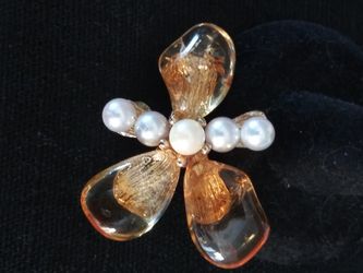 VTG~Authentic pearls pin brooch