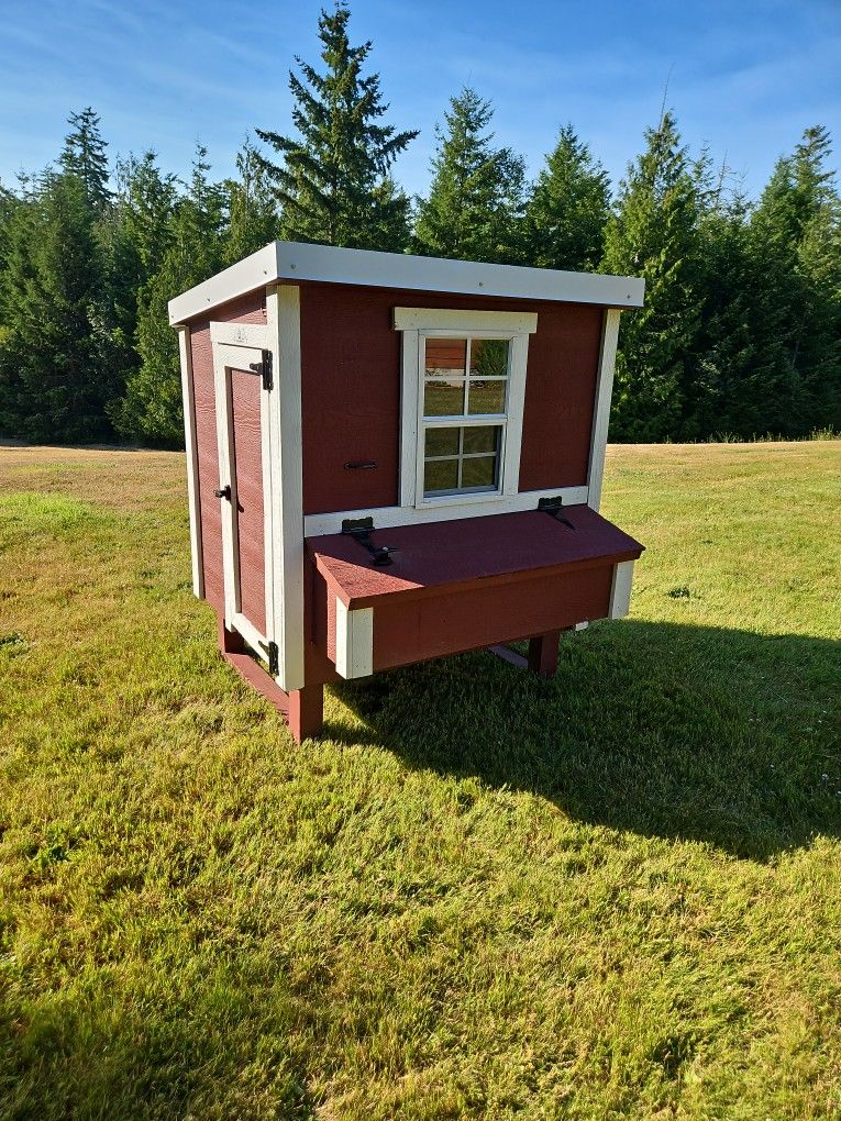OverEZ Chicken Coop - Medium