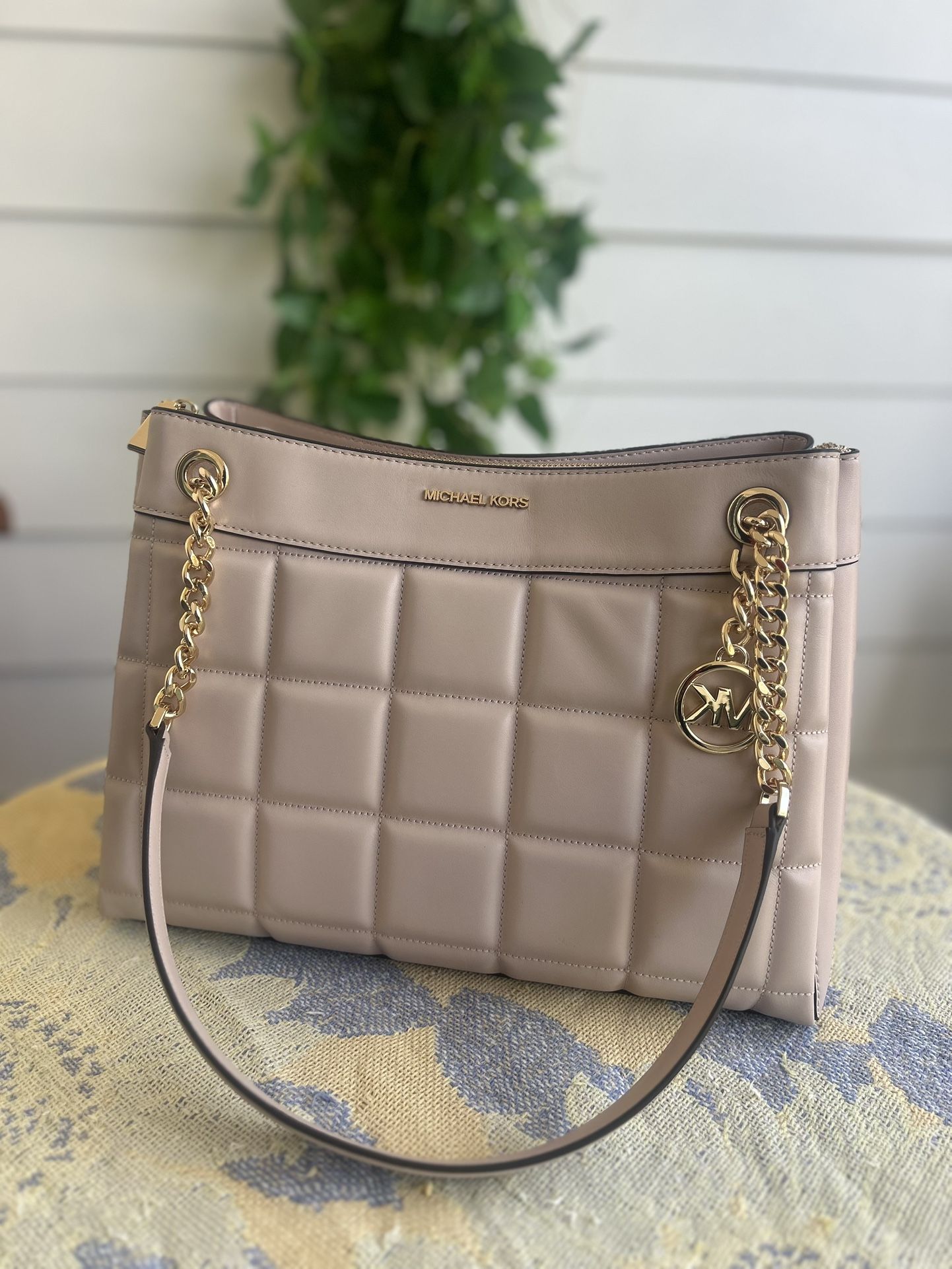 ✨BRAND NEW w/ Tags Michael Kors Susan MD Chain Shoulder Tote - Soft Pink Leather✨