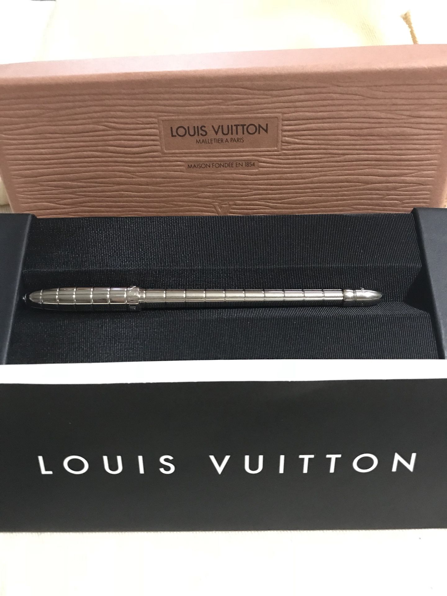 Louis Vuitton Pen. for Sale in Humble, TX - OfferUp