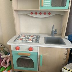 Play Kitchen