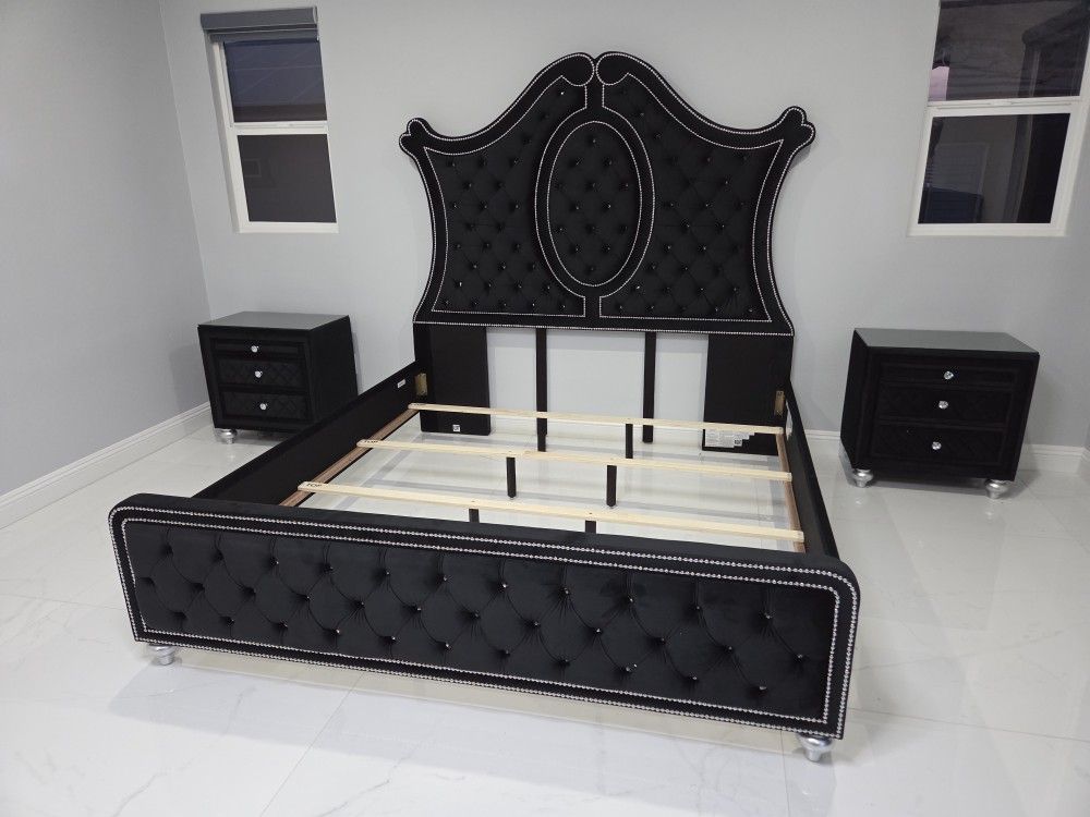 Brand New 4 Pcs Bedroom Set King Black Velvet Bed, 1 Night, Dresser & Mirror $1399