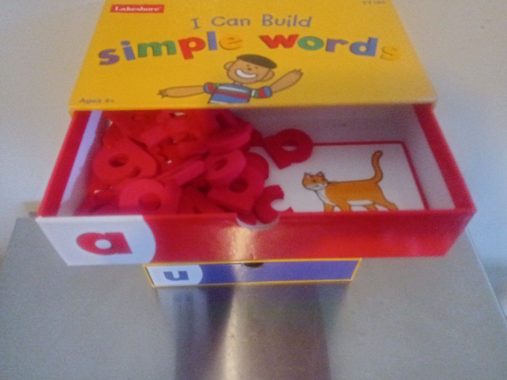 I Can Read Shelf with Letters & Numbers 