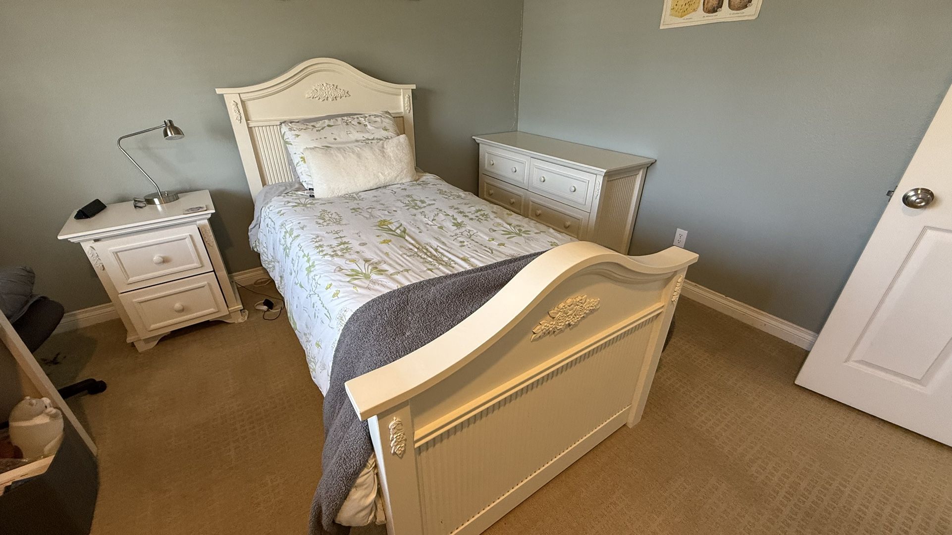 Bedroom Set White: Bed, Dresser And Nightstand. Priced Individually Or As A Set