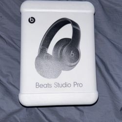Beats Studio Pro - Wireless Bluetooth Noise Cancelling Headphones