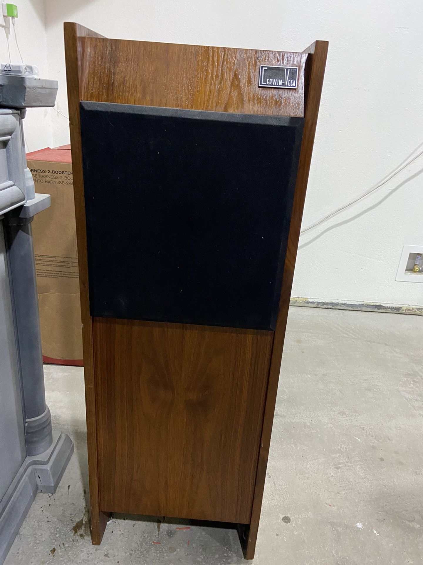 PAIR of Vintage Cerwin Vega 12TR Floor Standing Audiophile Speakers