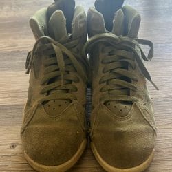 Nike Air Green SIZE 6