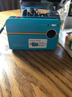 Polaroid built in printer camera