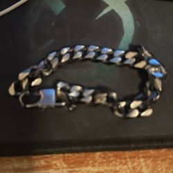 Black/silver chain