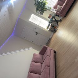 ✨ Pink Velvet Couch & Loveseat Set – Glam & Super Comfy 💕