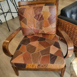 Leather Chairs And Ottoman 