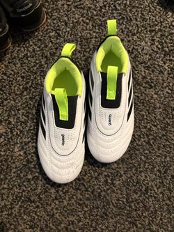 toddlers cleats