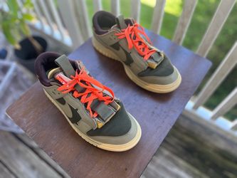 Low top dunks size 10.5