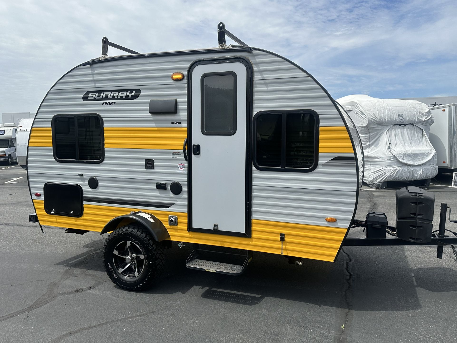 2022 Lightweight Sunray sport 15’ Travel Trailer 