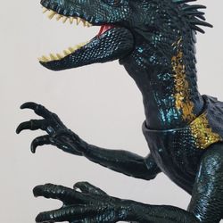 Jurassic World Track 'N Attack Indoraptor figure