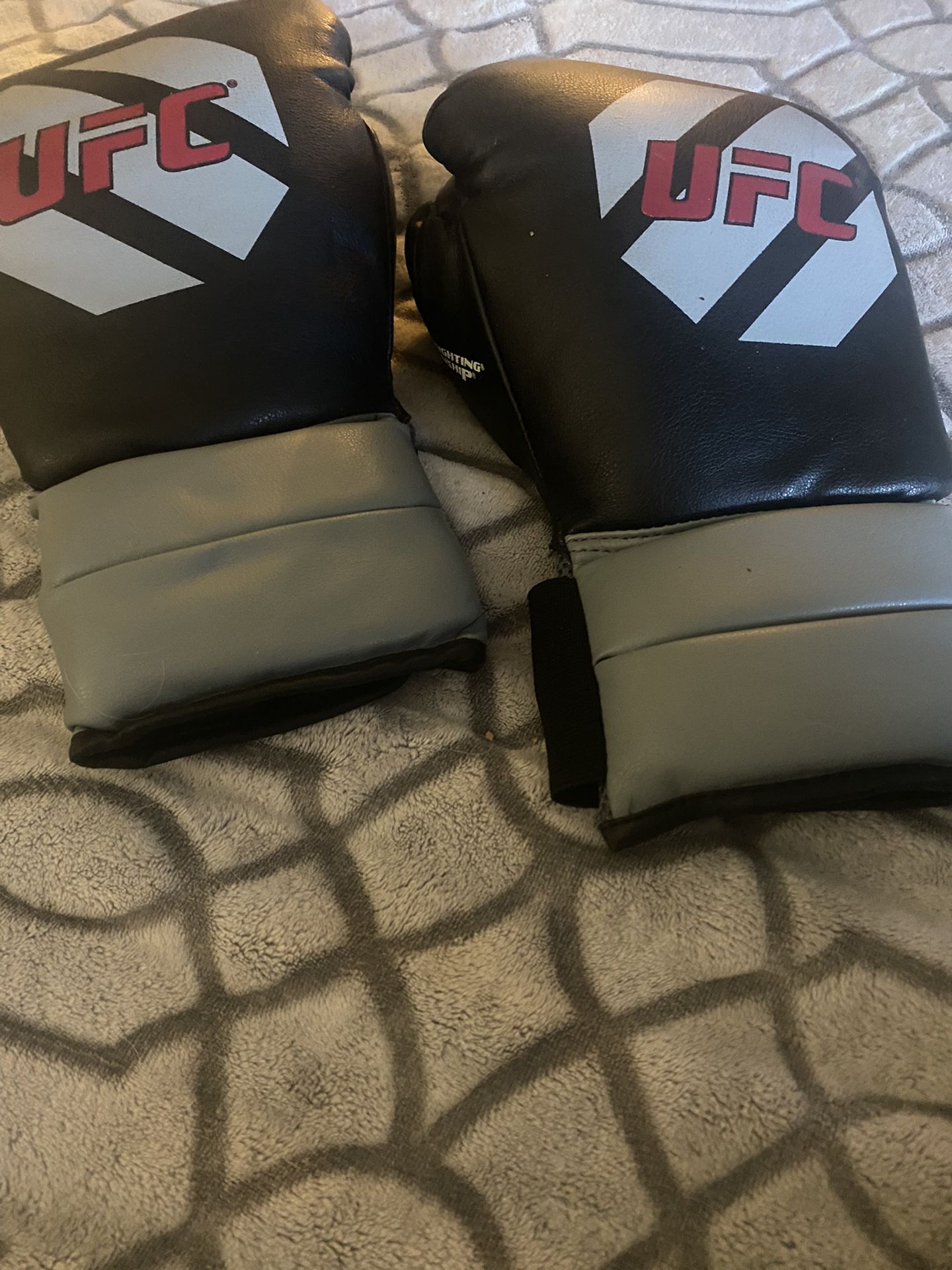 UFC Gloves New 14 Oz
