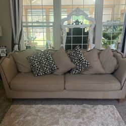 Chic Sofa 