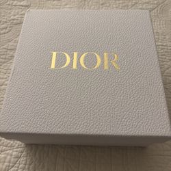 Dior belt box 
