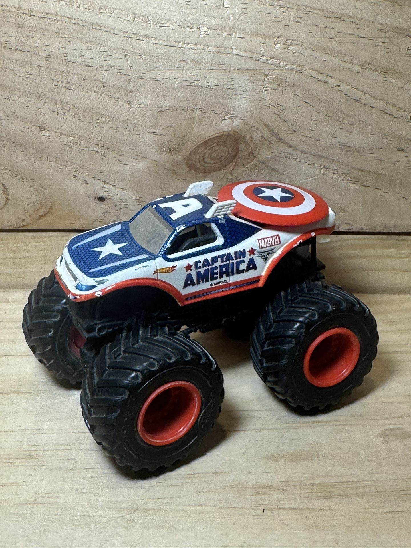 Hot Wheels Monster Jam Captain America Marvel Truck Toy 1:64 Super Hero