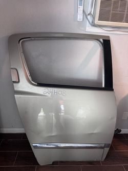 2008 exfinity Q56 right side rear passenger door
