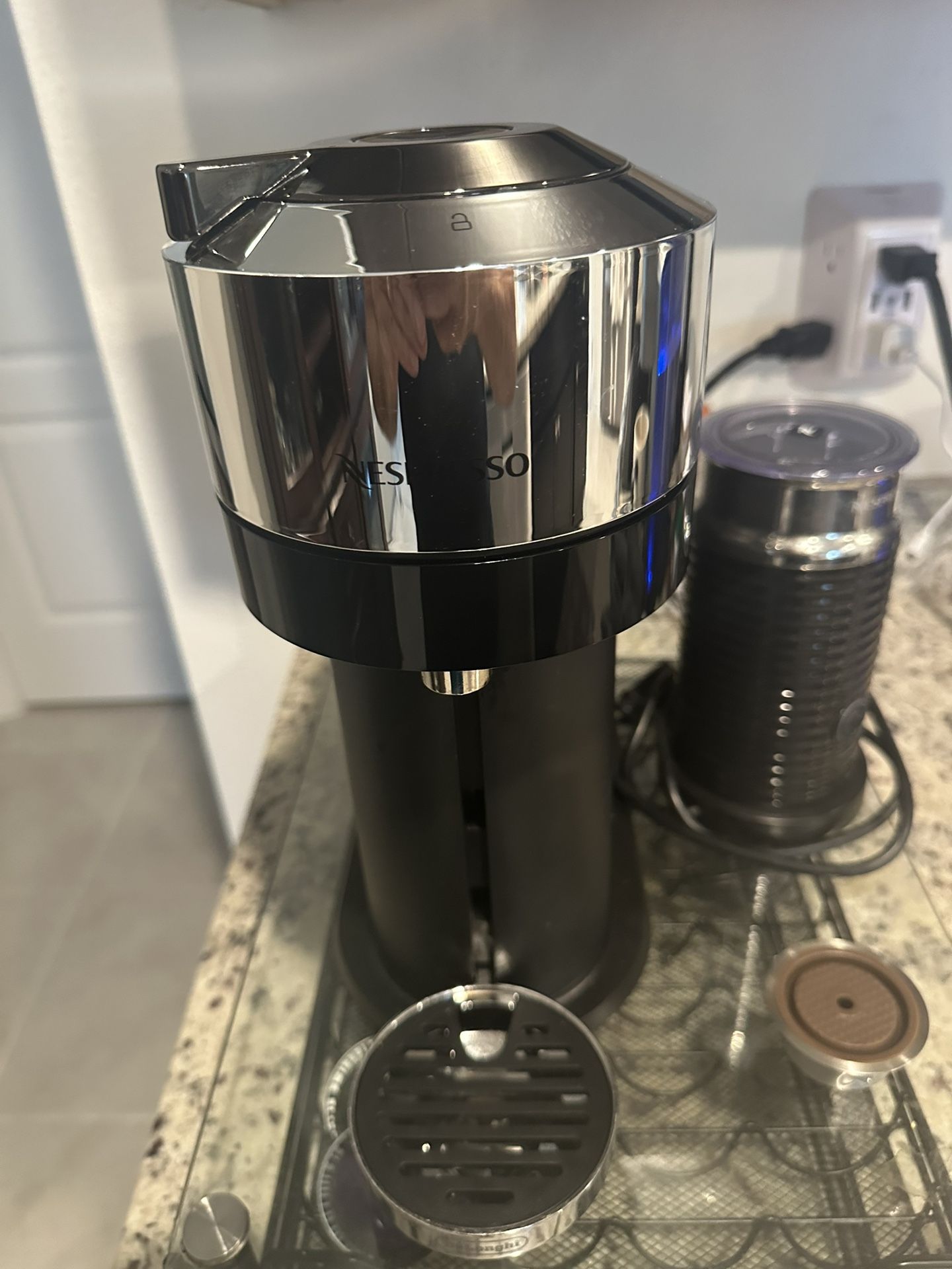 Nespresso With Frothier And Glass Pods Holder