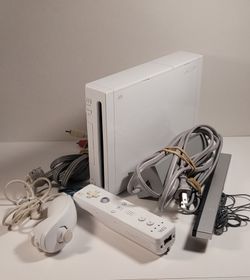 Nintendo Wii Video Game Console Bundle