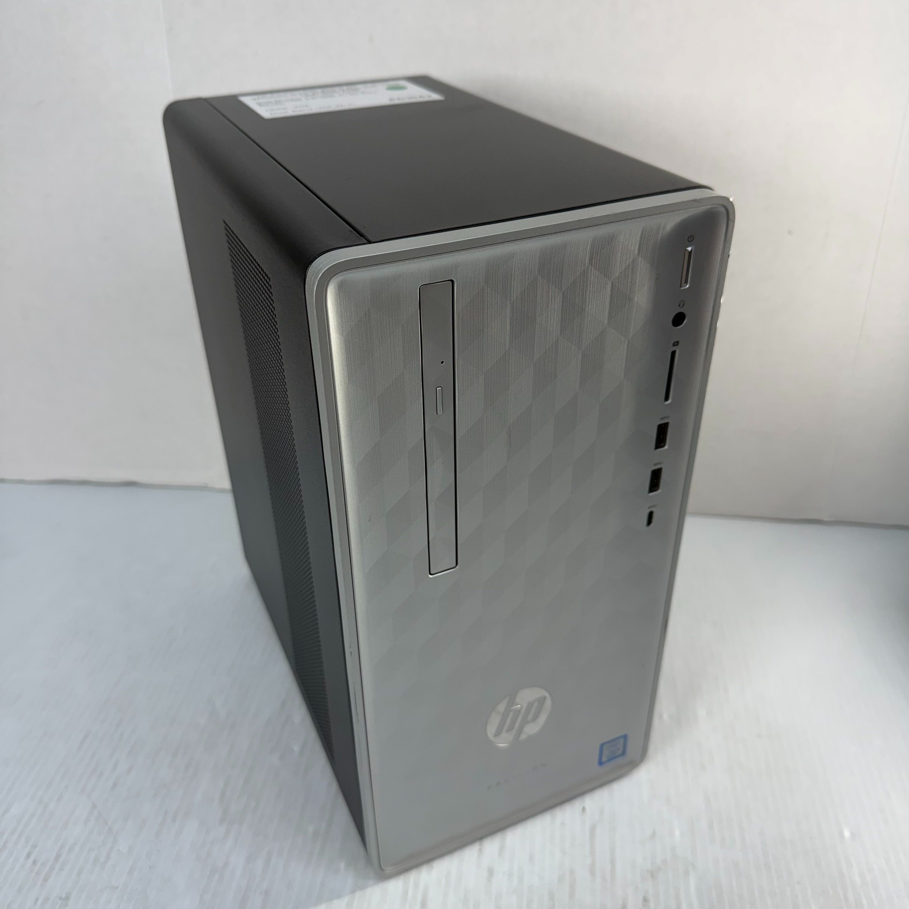 HP Pavilion 590-p0016 MT  i3-8100 Windows 11 PC 256GB NVMe SSD + 1TB HDD 16GB RAM