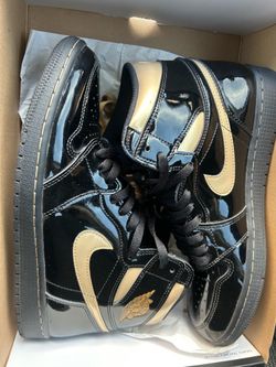 Air Jordan 1 retro high/ Black metallic gold