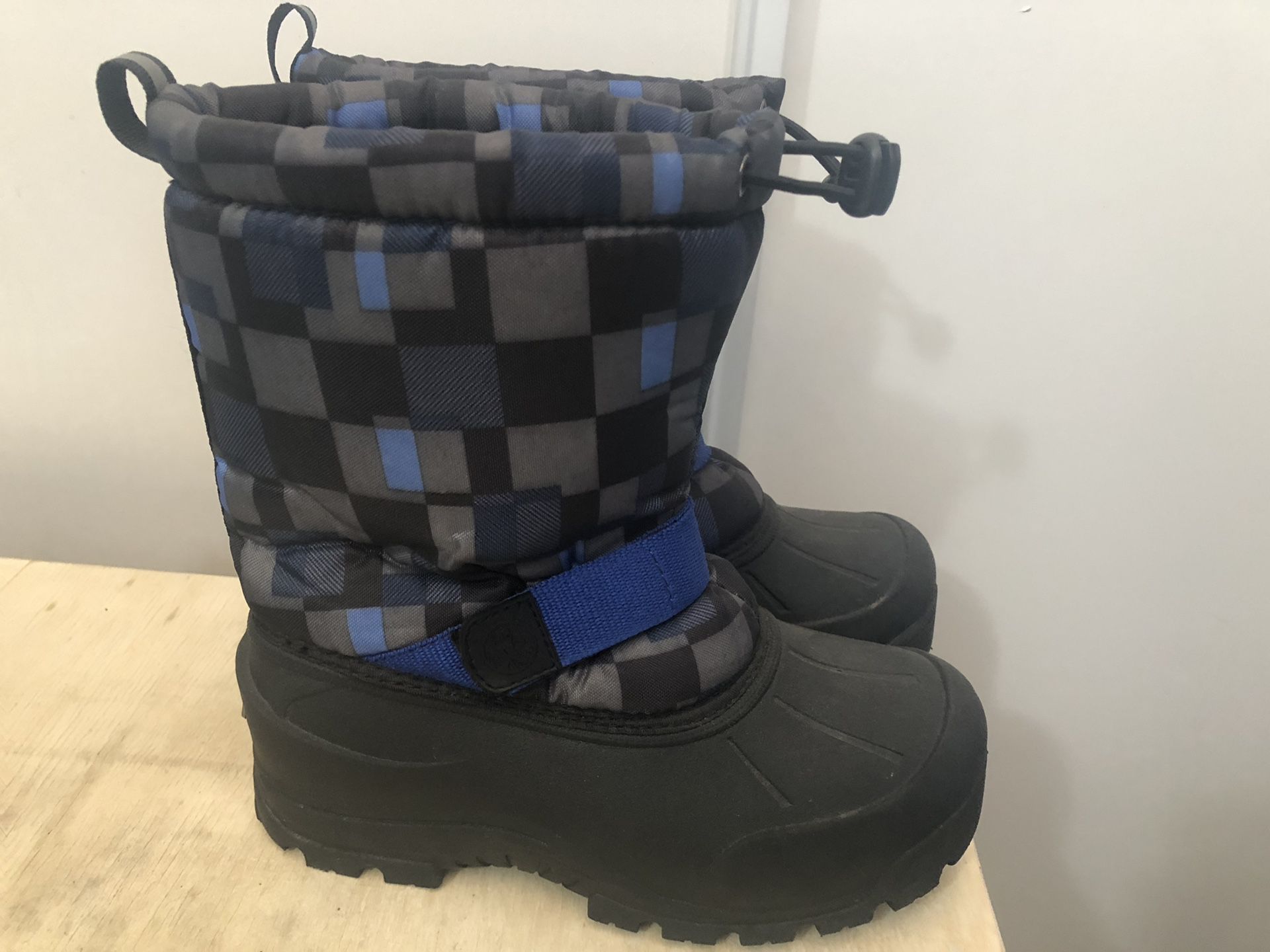 Boys -kids- Snow Boots size 3
