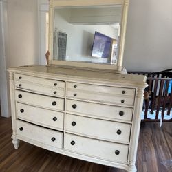 Big Beautiful Dresser And Mirror